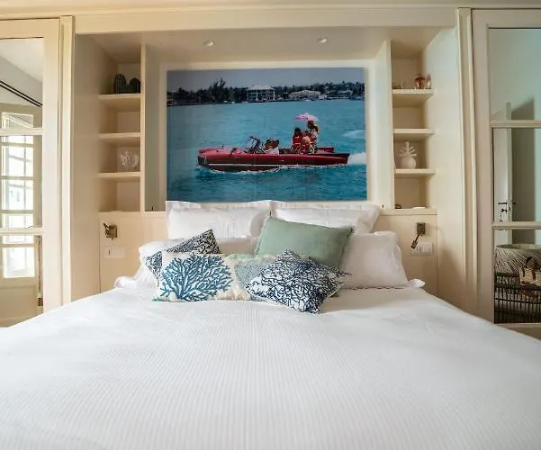 Les Muscadines Tropez, De Tahiti Pampelonne *